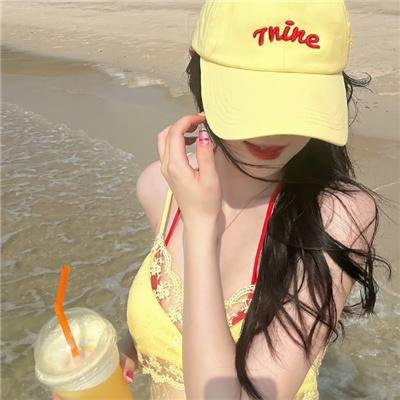劳拉·马尔斯的眼睛
